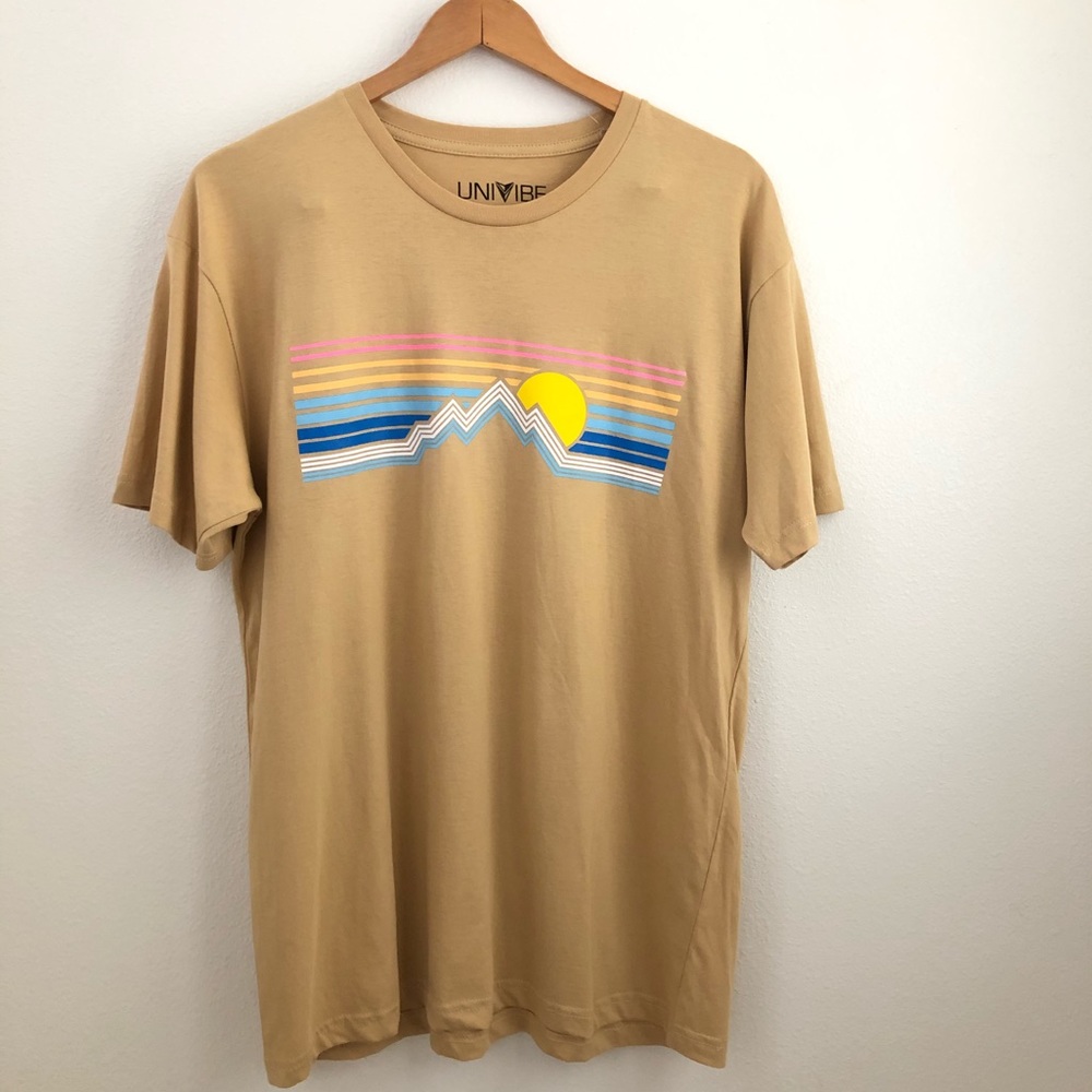 Univibe Vintage look graphic tee shirt - large